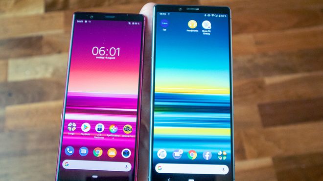 Litt mindre: Xperia 5 er 4 mm smalere enn Xperia 1 som ble lansert i februar.