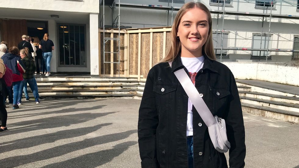 ØNSKJER ENDRING: Emma Norheim Grift brukte stemmeretten for første gong måndag. Ho håpar nye politiske krefter tek over i storkommunen etter valet.