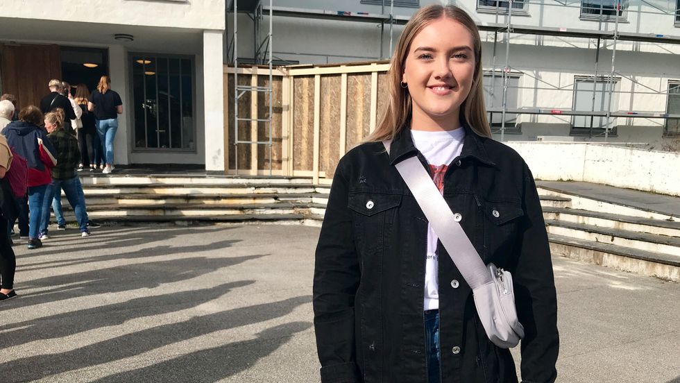 ØNSKJER ENDRING: Emma Norheim Grift brukte stemmeretten for første gong måndag. Ho håpar nye politiske krefter tek over i storkommunen etter valet.