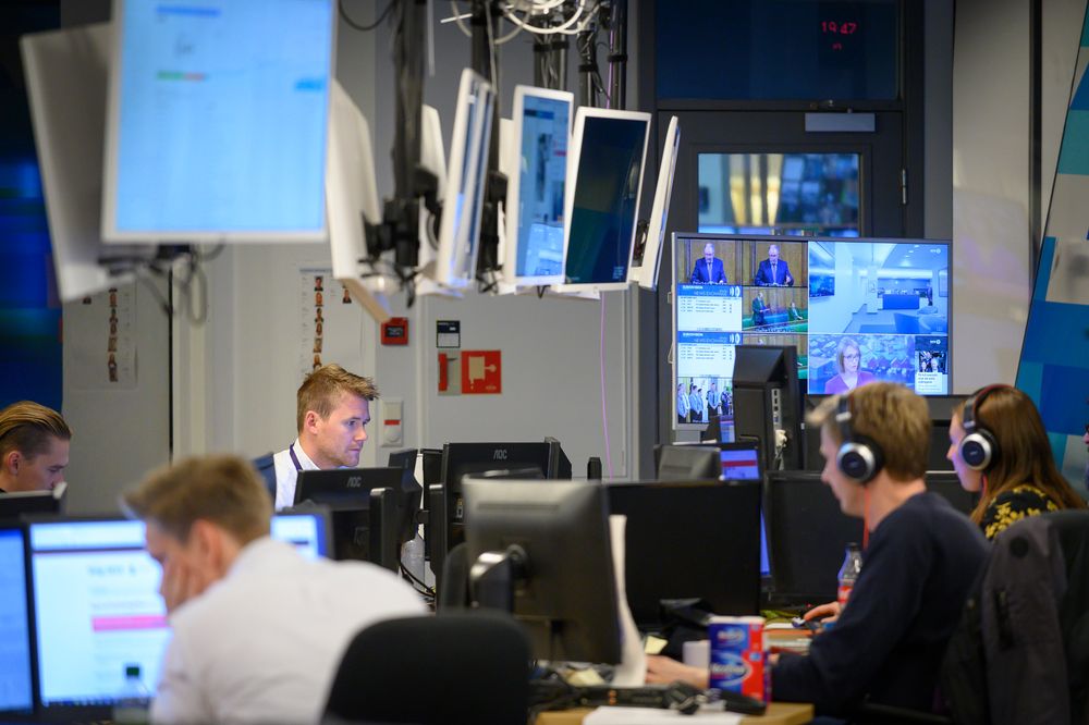 NRK opplever utfordringar knytt til bemanning under koronakrisa. Dette er eit illustrasjonsbilete, og vart teken under kommune- og fylkesvalet i 2019 på Marienlyst i Oslo.