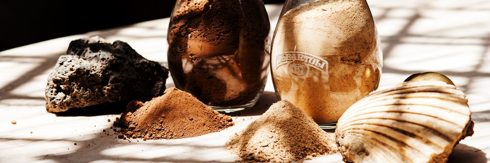 Smak Sicilias vinskatter og bli overveldet av bredden og kompleksiteten. Blant annet viner ingen andre i Norge har smakt før