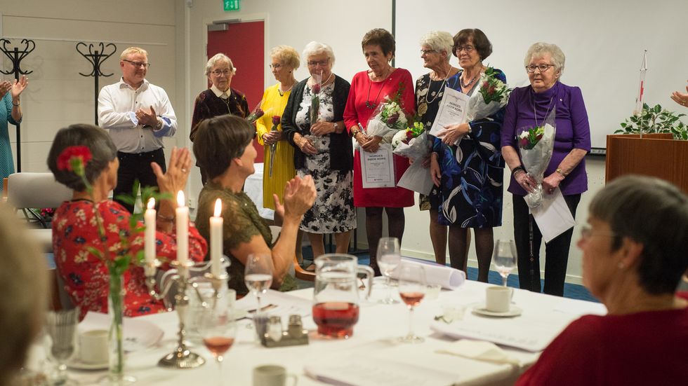 HEIDRA: Frå Venstre: Odd Rune Vikheim, Hjørdis Lerum, Gudveig Mo, Edith Flatland, Aud Eide, Kirsten Fredheim, Maria Navarsete, Marit Stenehjem.