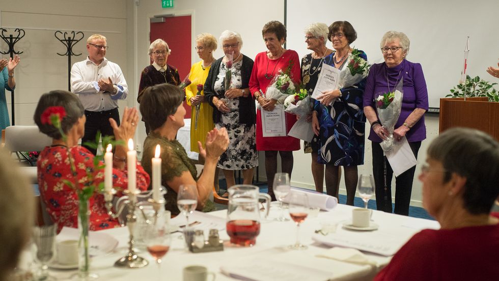 HEIDRA: Frå Venstre: Odd Rune Vikheim, Hjørdis Lerum, Gudveig Mo, Edith Flatland, Aud Eide, Kirsten Fredheim, Maria Navarsete, Marit Stenehjem.