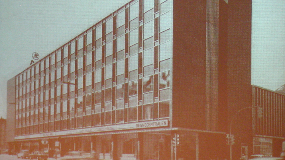 Regnecentralen. Bildet stammer fra en av de tidlige årsberetningene.