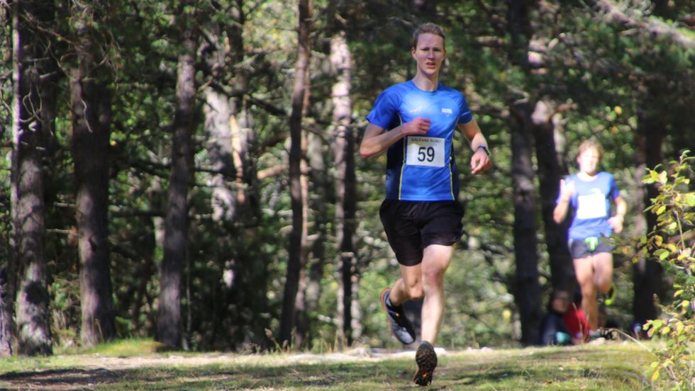 VINNAR: Bjørn Rusten Lundberg frå Varegg Fleiridrett, tok sigeren med tida 34:05.