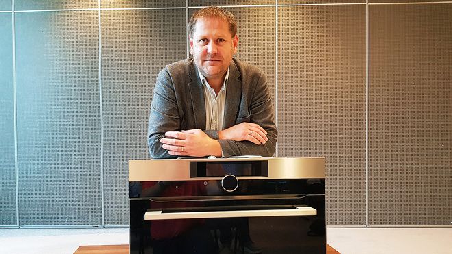ELESCO MOT 300 MILLIONER