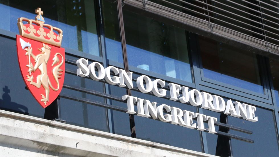TILTALT: Ein mann i 60-åra er tiltalt for å ha utført seksuell handling mot ein mindreårig person.
