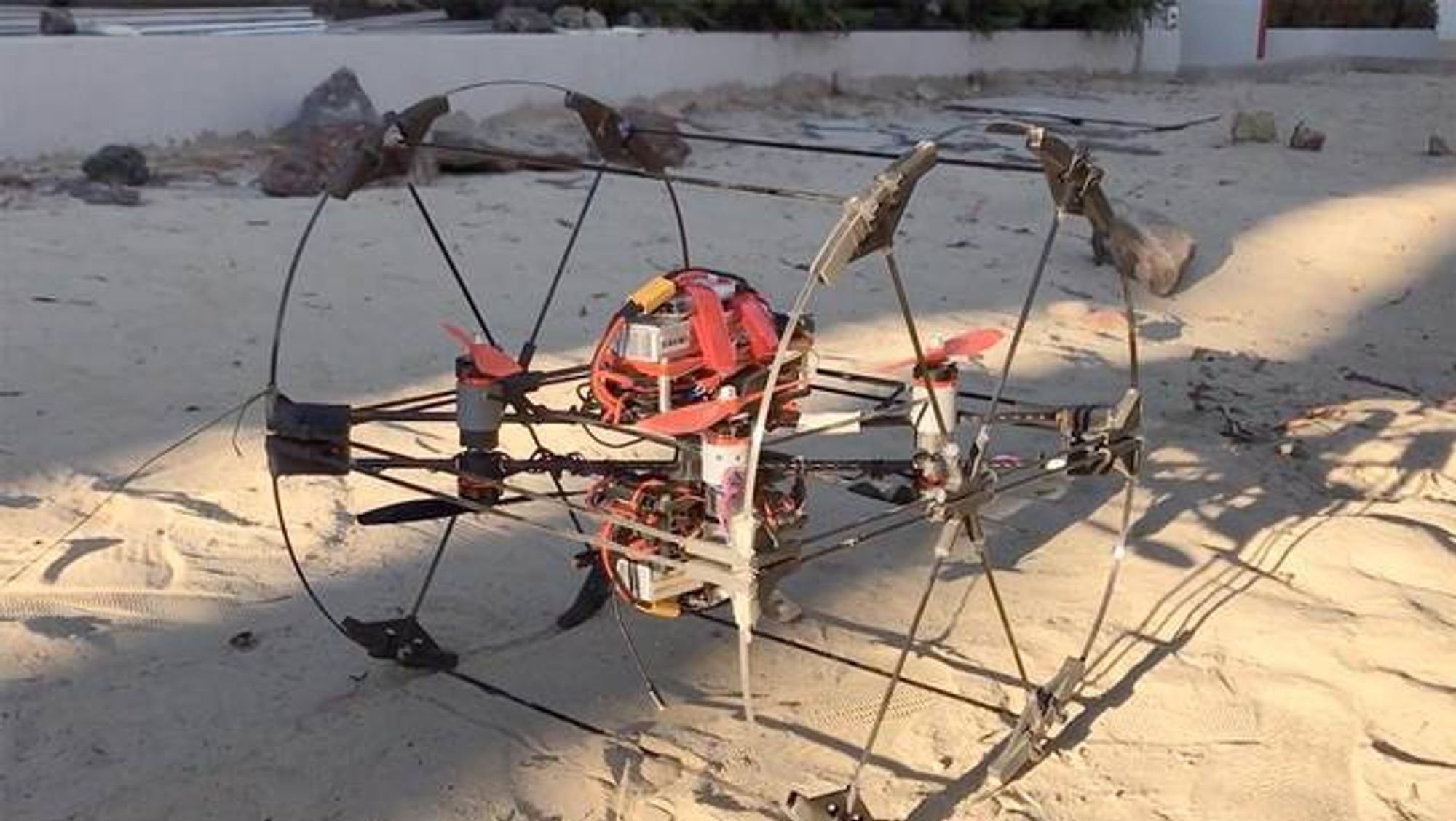 NASA skal utforske Saturns måne med en robot full av mindre roboter som kan svømme, dykke og fly