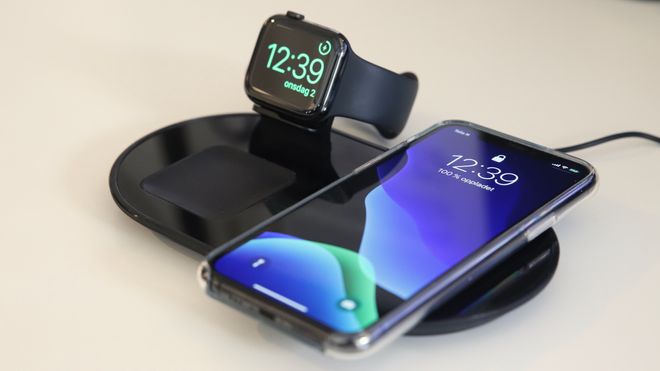 Mophies 3-i-1-lader er svært praktisk – men legger du ikke mobiltelefonen på helt riktig sted, stopper ladingen.