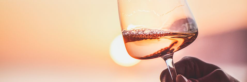 Mai Tjemsland - Master of wine, tar deg gjennom 10 viner av det miljøvennlige slaget