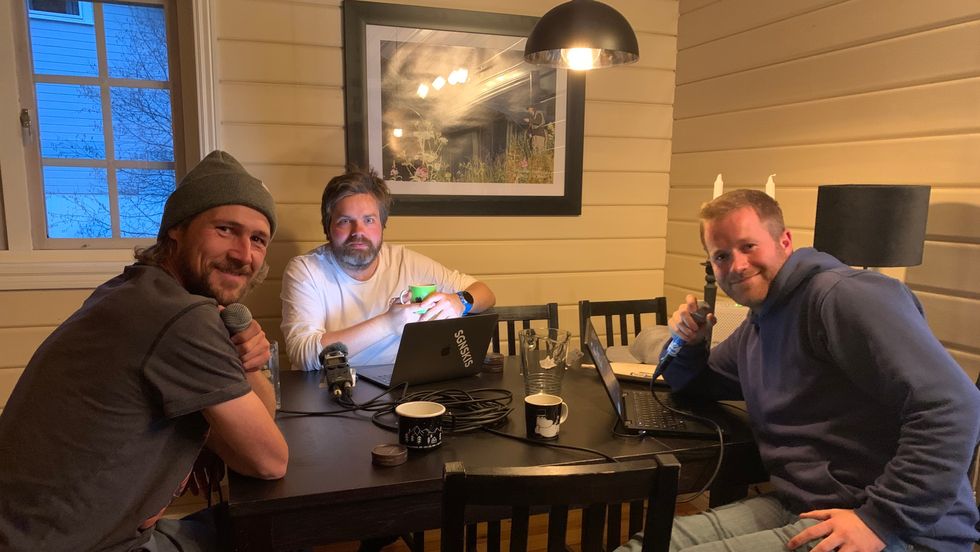 NESTE EPISODE: I neste episode får Jo Marius Bøyum (i midten) og Sverre Berg Enitch (til høyre) besøk av Ole Kristian Strøm.