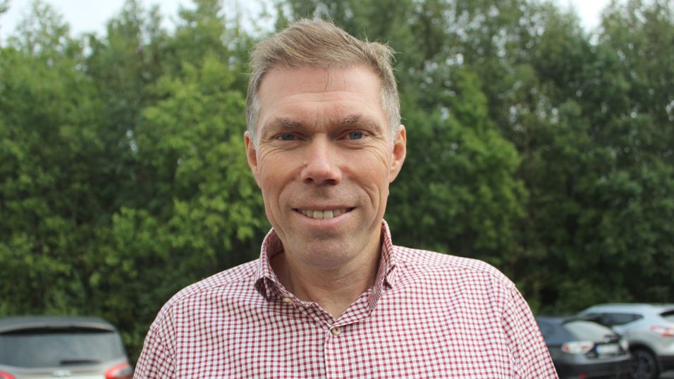 Daglig leder Jan-Tore Dannemark i Breiband.no skal fortsatt selge Eutelsat-basert satellittbredbånd, men nå også under merkevarenavnet til den britiske eieren Bigblu.