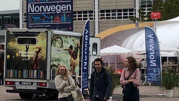 Bok-logistikk i Frankfurt