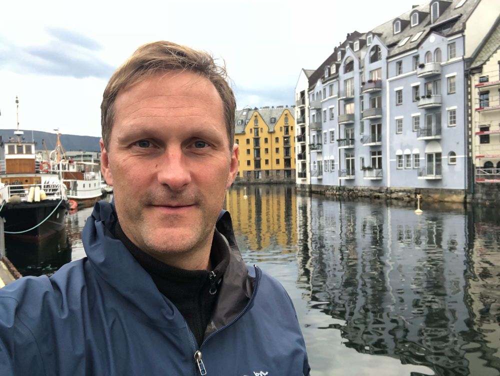 Mangeårig Dagens Næringsliv-journalist Jostein Løvås. Her i Ålesund.