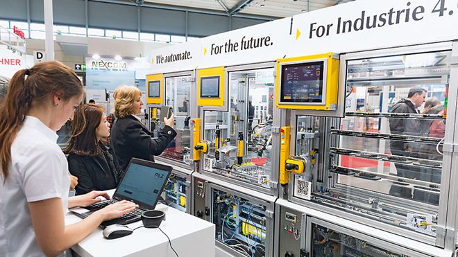 Pilz-produkter under en industrimesse i 2017.