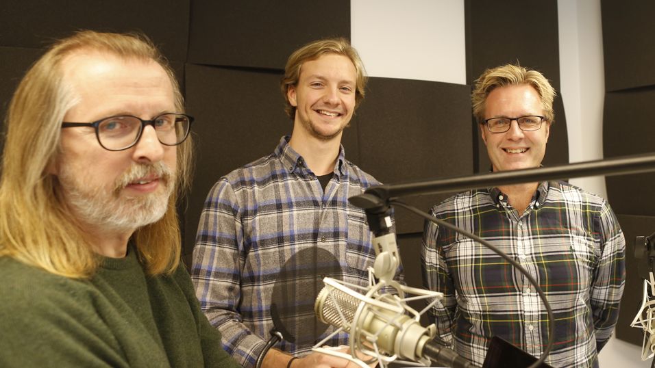 Telepodden har snakket med leder for Mobile Core, Rolf Arnold Waaler, i teknologidivisjonen i Telenor Norge (til høyre). Fra venstre:Håvard Fossen og Sebastian Storvik, begge fra Inside Telecom.