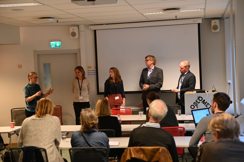 Fv.: Irene Halvorsen, sjefredaktør, Nationen, Helje Solberg, nyhetsdirektør, NRK, Geir Terje Ruud, utviklingsdirektør, NTB og Gard Steiro, sjefredaktør, VG