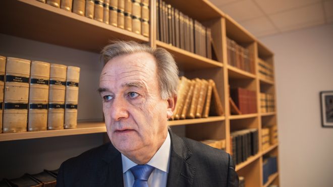 Riksadvokaten takker av med brannfakkel om etterforskning