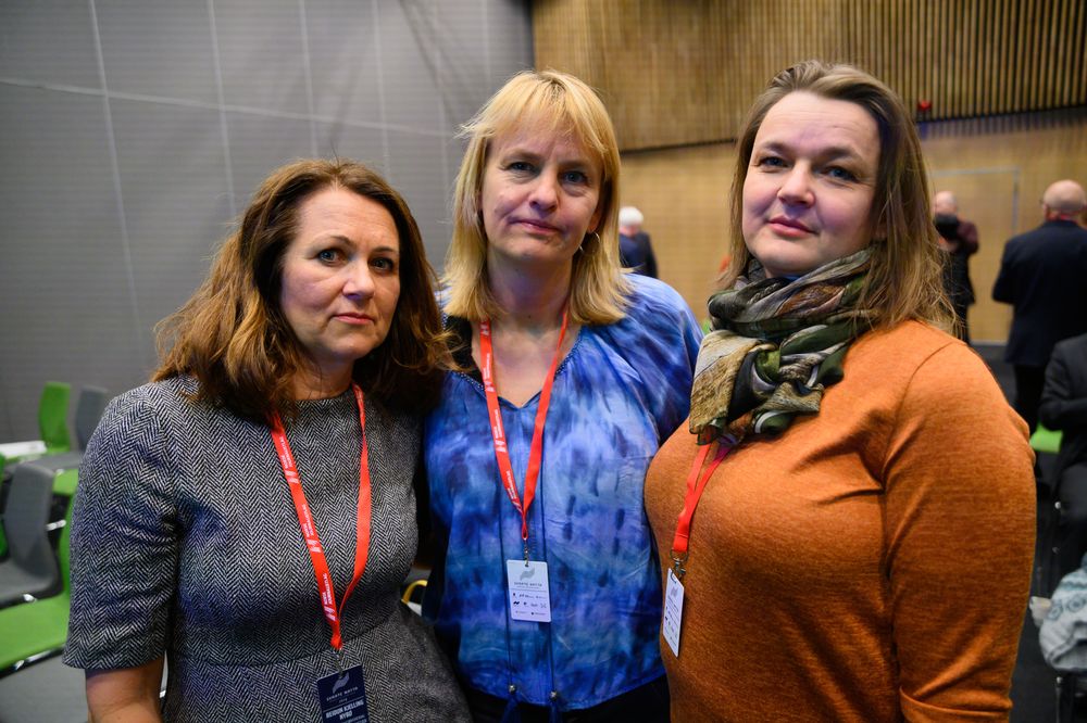 Assisterande generalsekretær Reidun Kjelling Nybø i Norsk Redaktørforening, Randi S. Øgrey, administrerande direktør i Mediebedriftenes Landsforening og leiar Hege Iren Frantzen i Norsk Journalistlag.