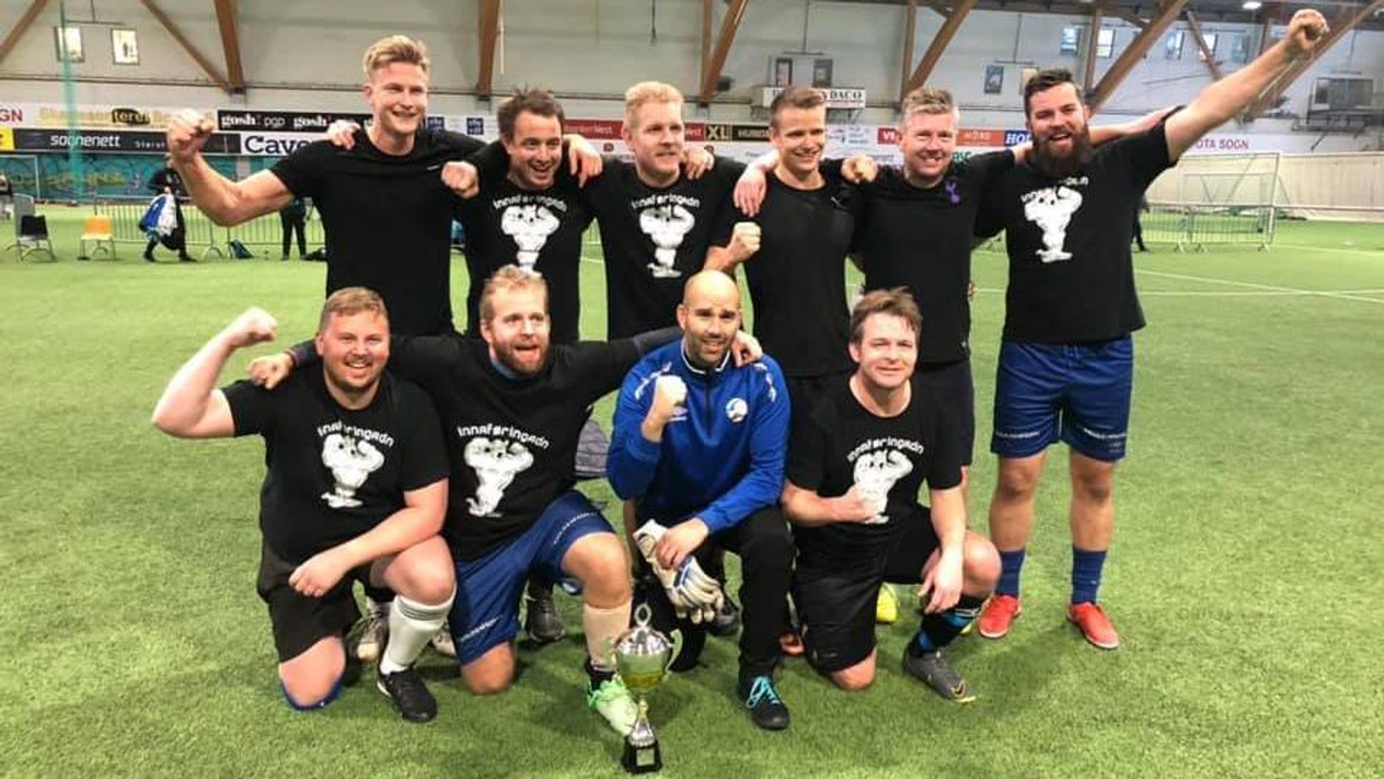 VINNARANE: Innaføringadn kjempa seg til seier for andre år på rad i Kjempenes liga.