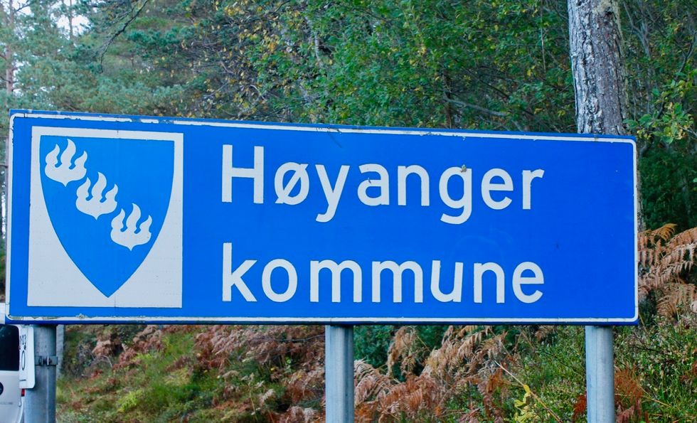 USIKKERHEIT: Høyanger kommune har framleis gode tenester og inntekter, men nedadgåande trendar innan folketal og inntekter gjer at kommunen må ta grep. Rådmannen har difor sett i gong eit større omorganiseringsarbeid i kommunen.
