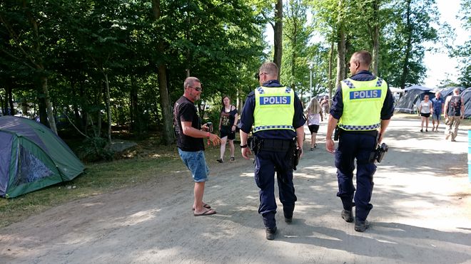 Kutter personnummer og fullt navn i svensk politis ID-kort