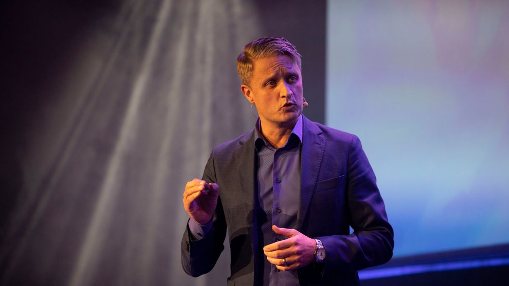 Fredrick Ericsson, regiondirektør for Redhat i Norden og de baltiske landene ble intervjuet av norgessjef Hans-Henrik Merckoll i IBM under Think-konferansen i Oslo torsdag.