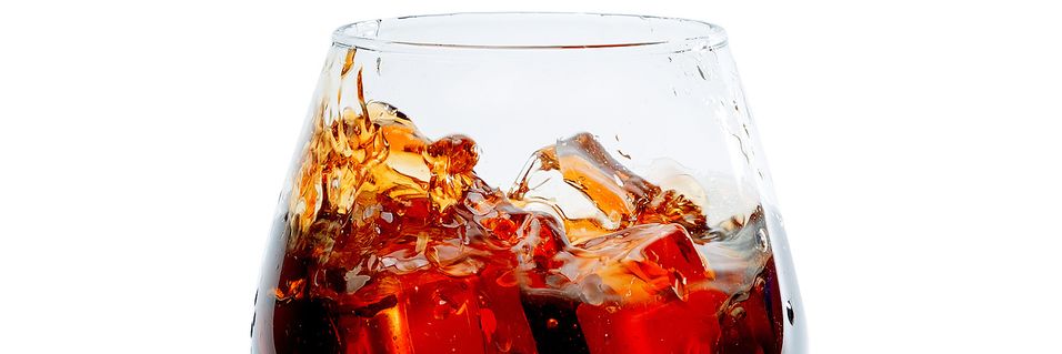 Har du ikke helt fått sansen for å nyte portvin alene, skal du prøve denne annerledes, men likevel forfriskende drinken