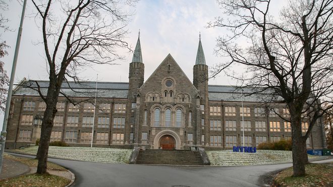 Nyutdannende menn tjener 50.000 kroner mer enn kvinner med samme naturvitenskapelige utdanning fra NTNU