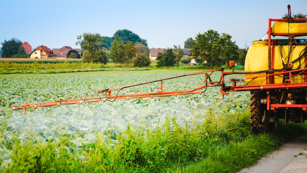 63 prosent av de 549 prøvene av det danske grunnvannet som forskningsinstitusjonen Geus analyserte i fjor, inneholdt rester av pesticider.