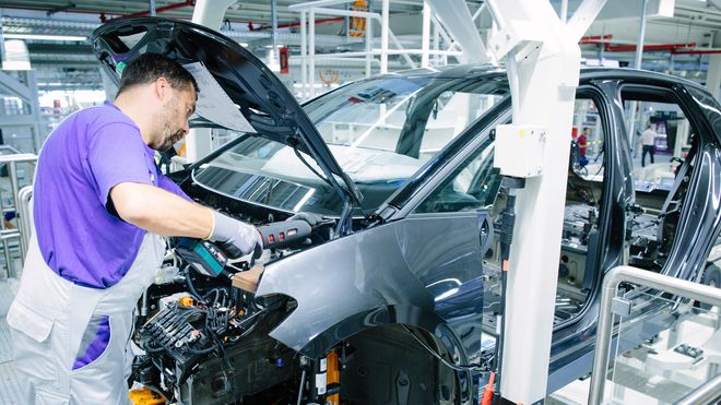 Produksjonen av ID.3 er i full gang på VW-fabrikken i Zwickau. VW skal kutte inntil 7000 jobber i nær fremtid.