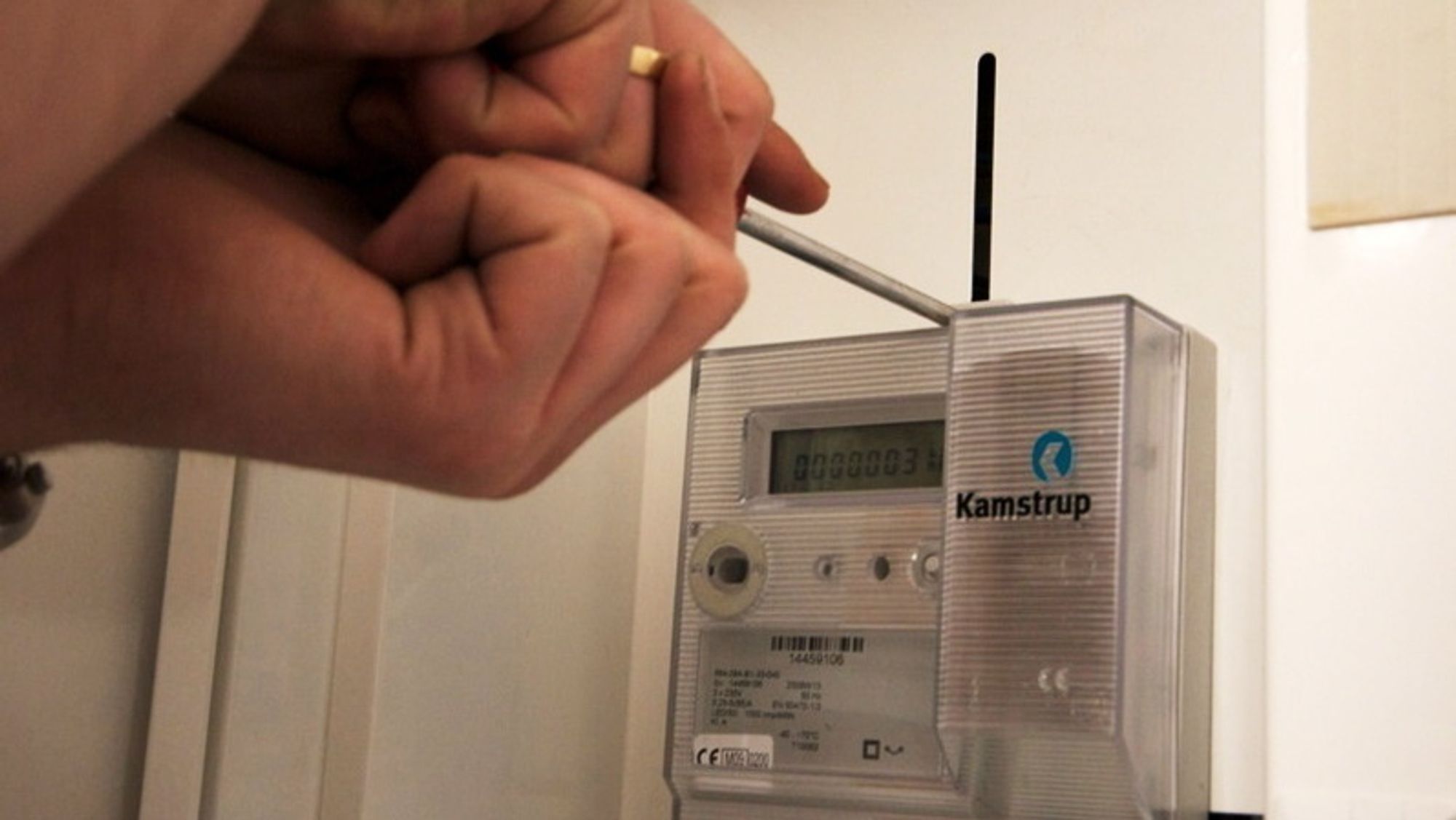 Mange målere har blitt montert i rom, hus eller områder med for dårlig mobildekning, og greier dermed ikke å sende inn forbruksdata automatisk.