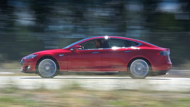 Ny rekord: Har kjørt Teslaen én million kilometer