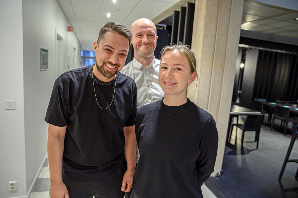 VG-trioen Kristoffer Kumar (til venstre), Erlend Ofte Arntsen og Natalie Remøe Hansen har opplevd en massiv oppmerksomhet etter TInder-saken i februar i år.