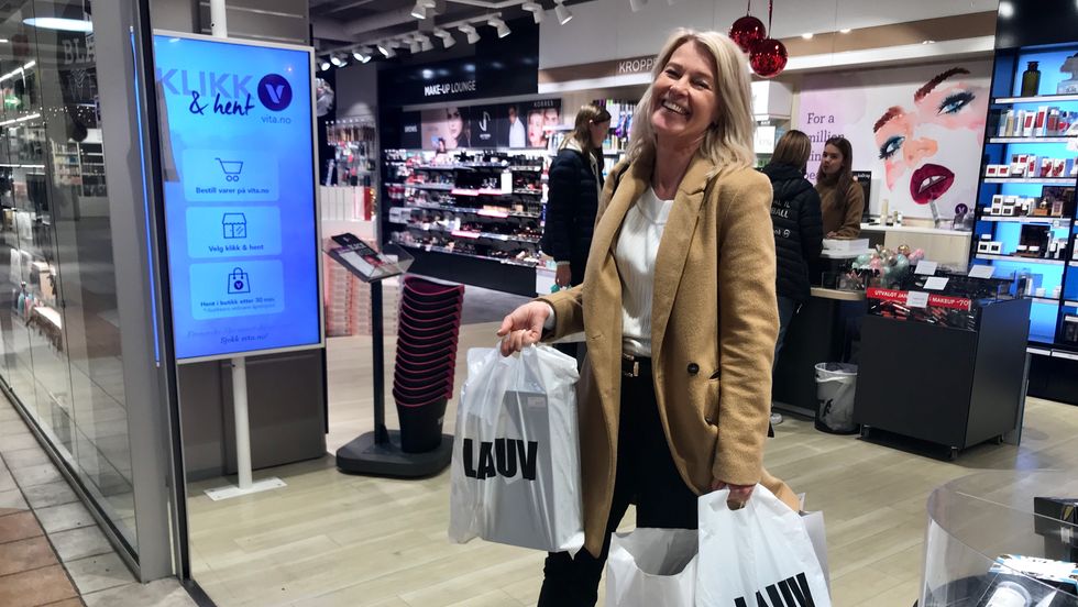 IMPULSKJØP: Bettina Backström skulle eigentleg halda seg heime, men enda opp med fulle handleposar.