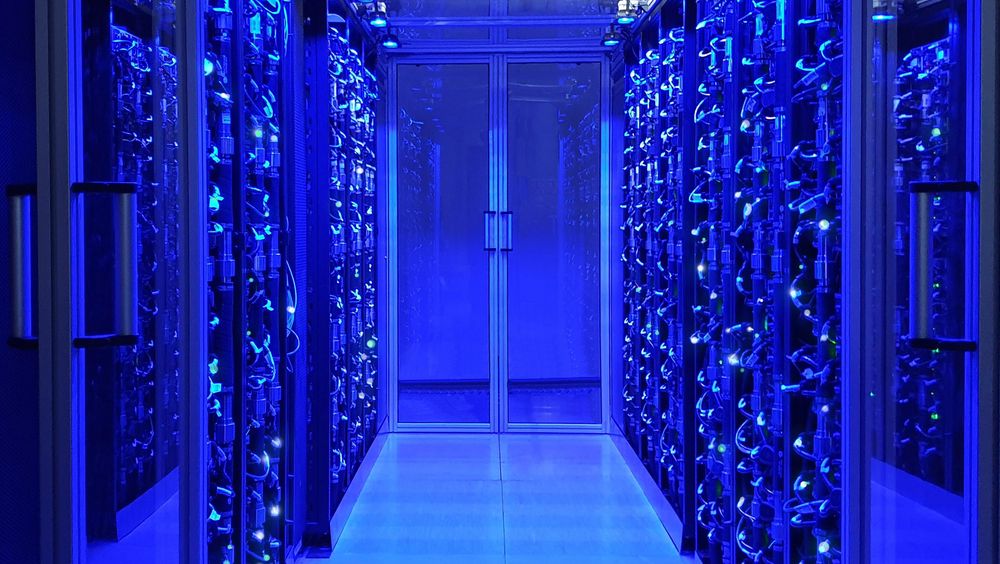 Lenovo har levert mange av verdens kraftigste superdatamaskiner, inkludert denne, VSC4 ved Universität Wien. Noe bilde av C1040-maskinene som omtales i saken, har digi.no ikke fått.