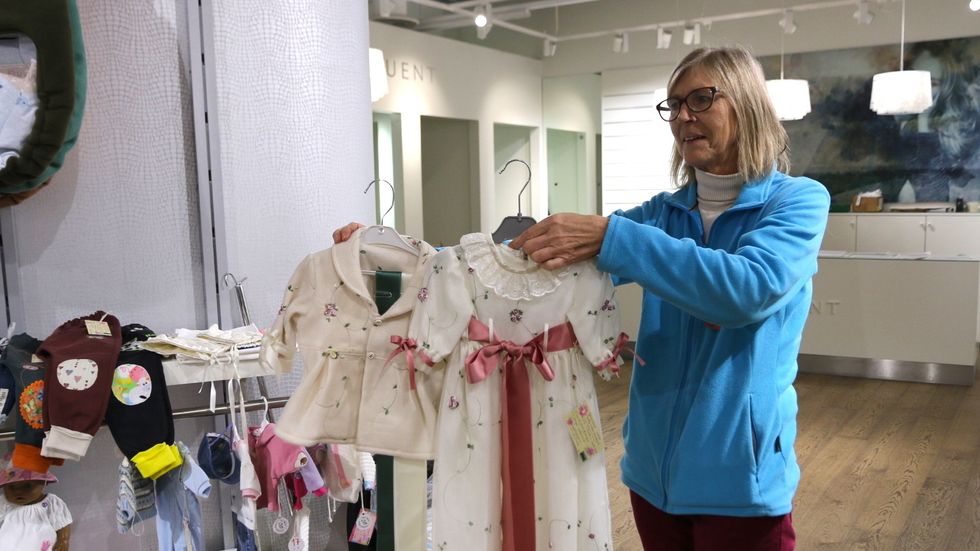 LOKALE KUNSTNARAR GÅR SAMAN: Lokale kunstnarar frå Lærdal og Årdal har gått saman om å laga butikk i desember, kalla Julebui Pop-up.