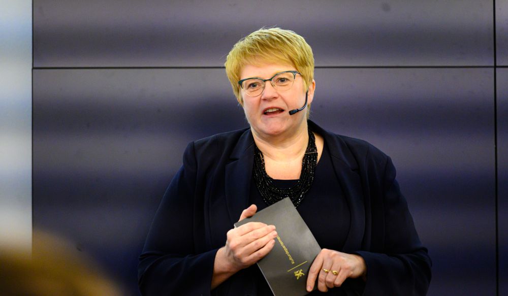 – Målet med denne loven er å gjøre det enklere å skille mellom «skit og kanel»