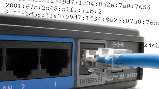 Nettverksruter med IPv6-adresser i bakgrunnen.