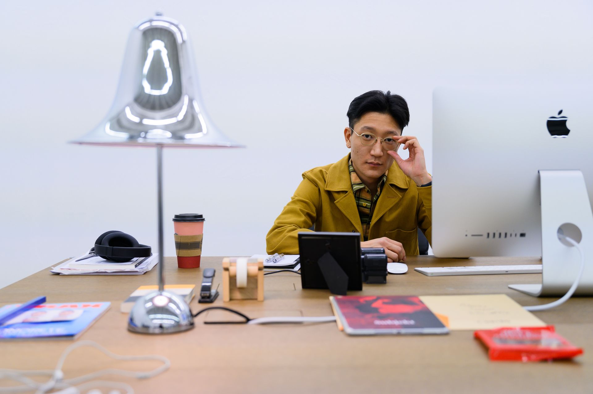 Sjefredaktør og eier Danby Choi i kulturmagasinet Subjekt.