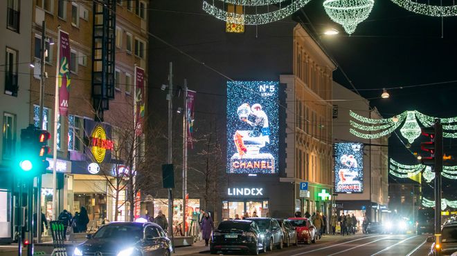 Bildet viser Bogstadveien i Oslo pyntet til jul.