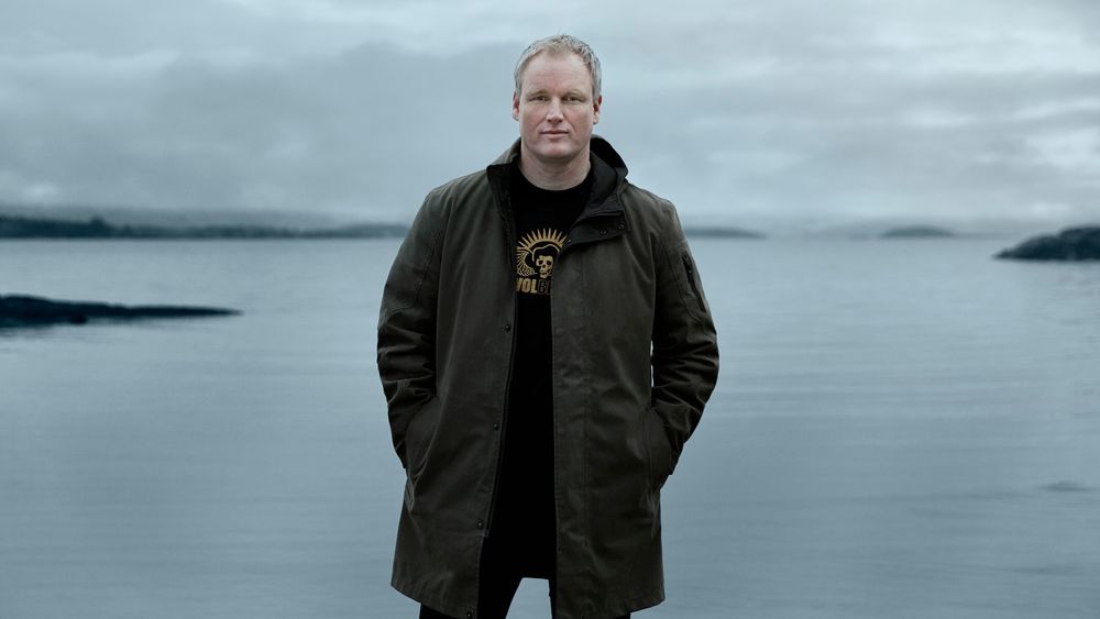 I Sysco har de tatt bilder av de ansatte som skal vise hvem de er på privaten. Dette viser en av Dagfinn Ringås' lidenskaper, som er hard rock musikk.