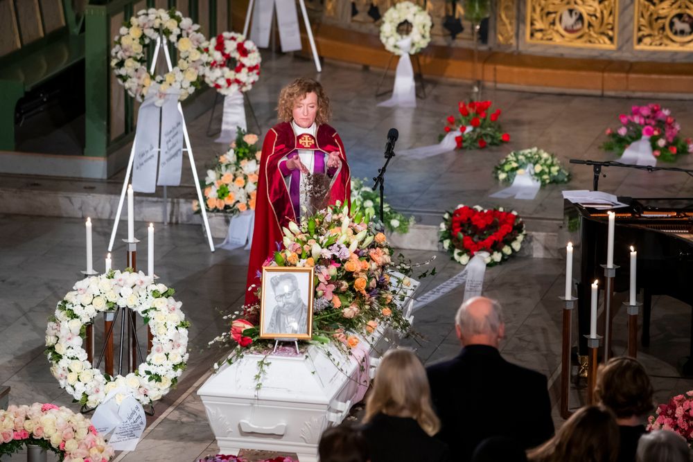 Ari Behn ble bisatt i Oslo domkirke fredag.