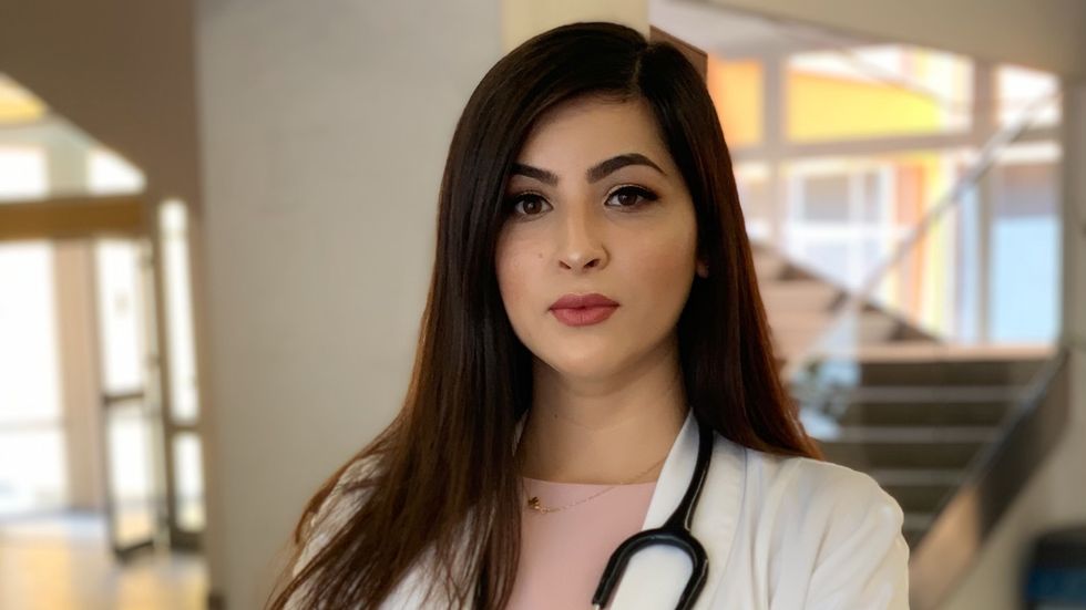 LÆRERIKT: Farmeen Afsar Kahn ventar at tida hennar i Gulen vil verte lærerik og by på nye utfordringar. Det liker ho.