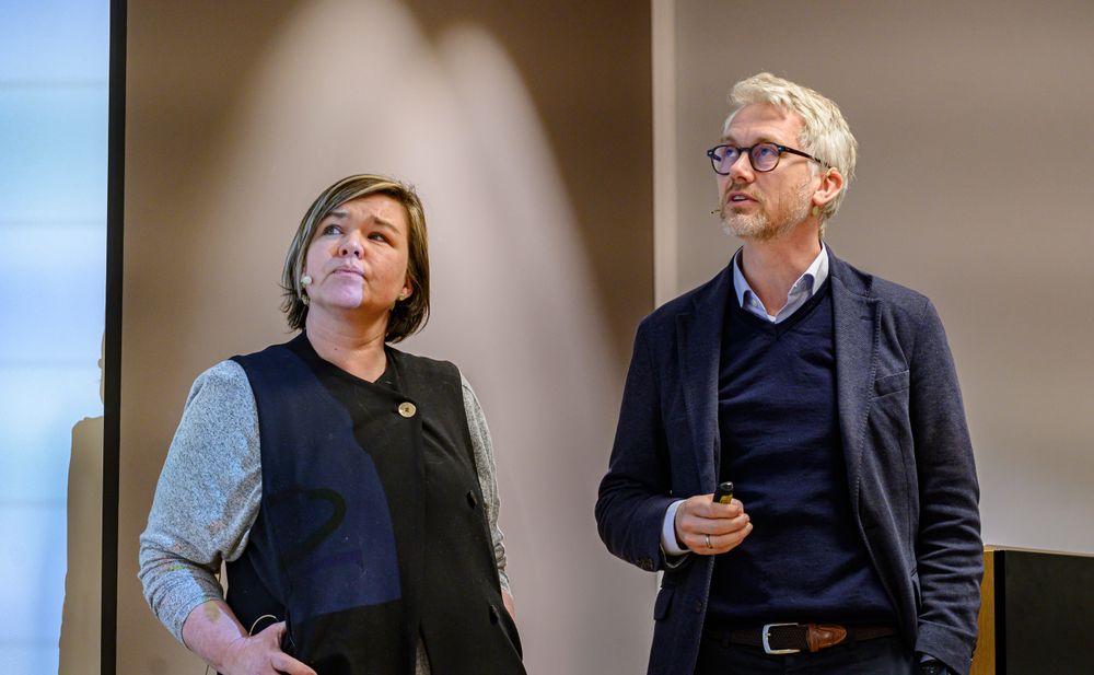 Henrikke Helland og Olav T. Sandnes.