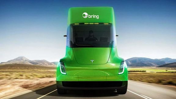 - Starter produksjonen av Tesla Semi i 2020