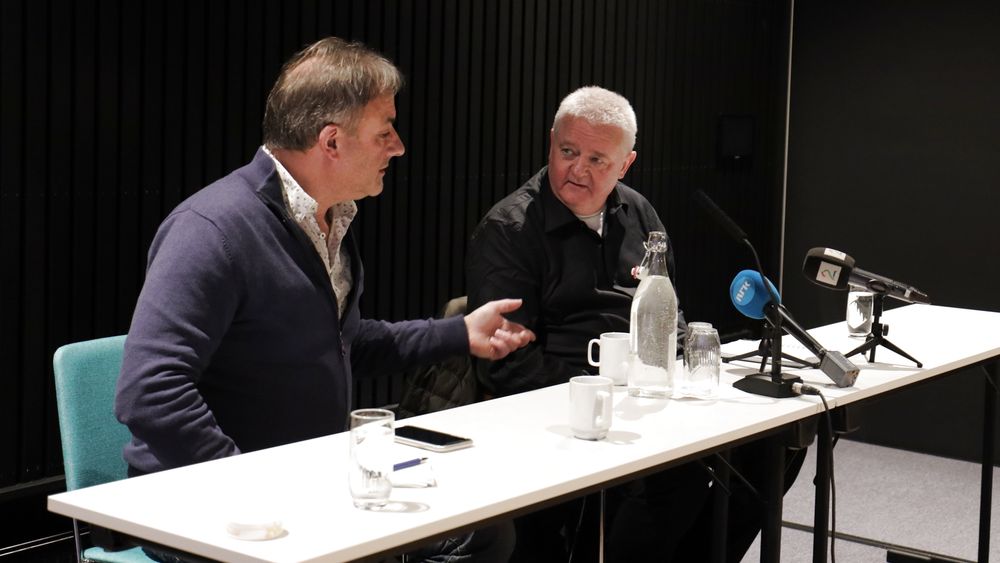 Frode Berg og PR-rådgjevar Sølve Stang.