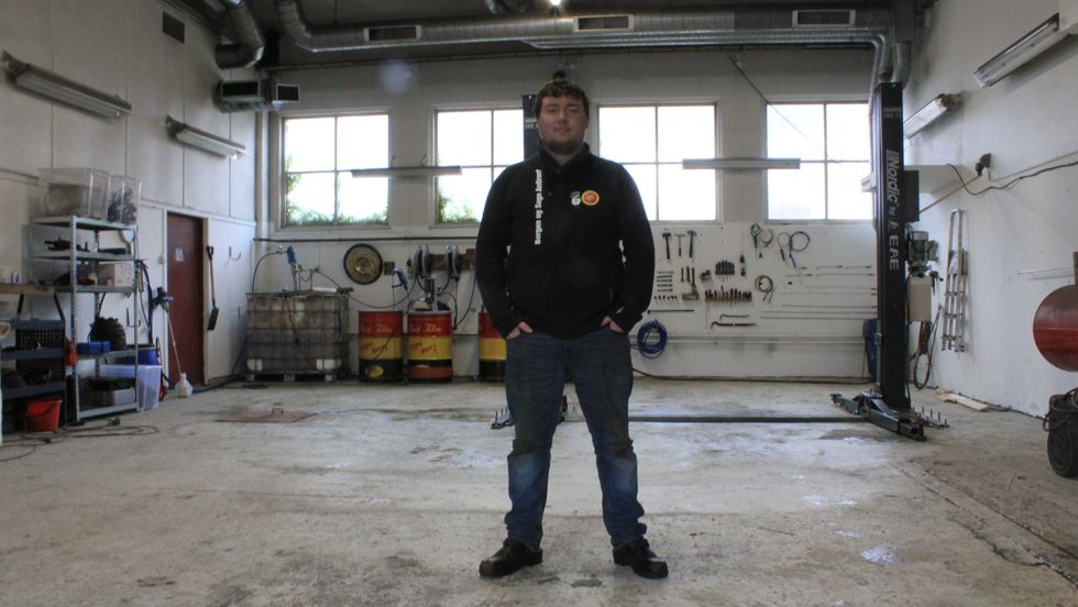 Rune Listou Høyheim er per no einaste arbeidaren på Sogn antirust.– Er det marked for det, vil me nok tilsetta fleire, seier han.
