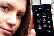 Nå er Prada-mobilen her