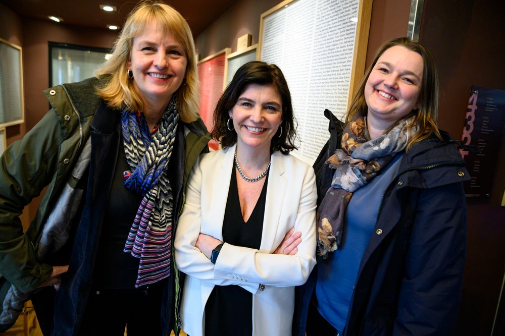 Administrerende direktør i Mediebedriftenes Landsforening (MBL), Randi S. Øgrey (fra venstre), Ytringsfrihetskommisjonens nye leder Kjersti Løken Stavrum og leder i Norsk Journalistlag, Hege Iren Frantzen.
